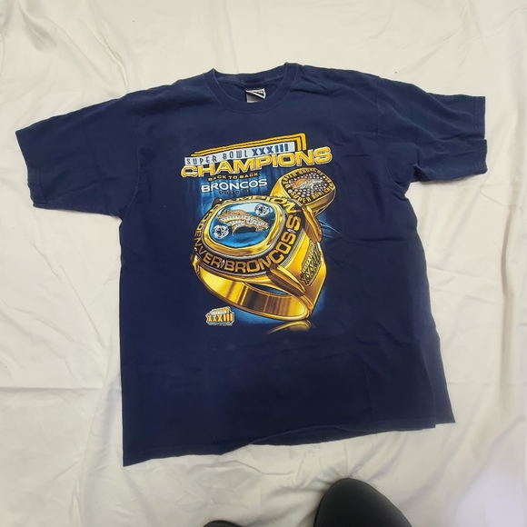 Super Bowl XXXIII Champions T-Shirt, Denver Broncos Superbowl Ring, Back To Back - Picture 2 of 8
